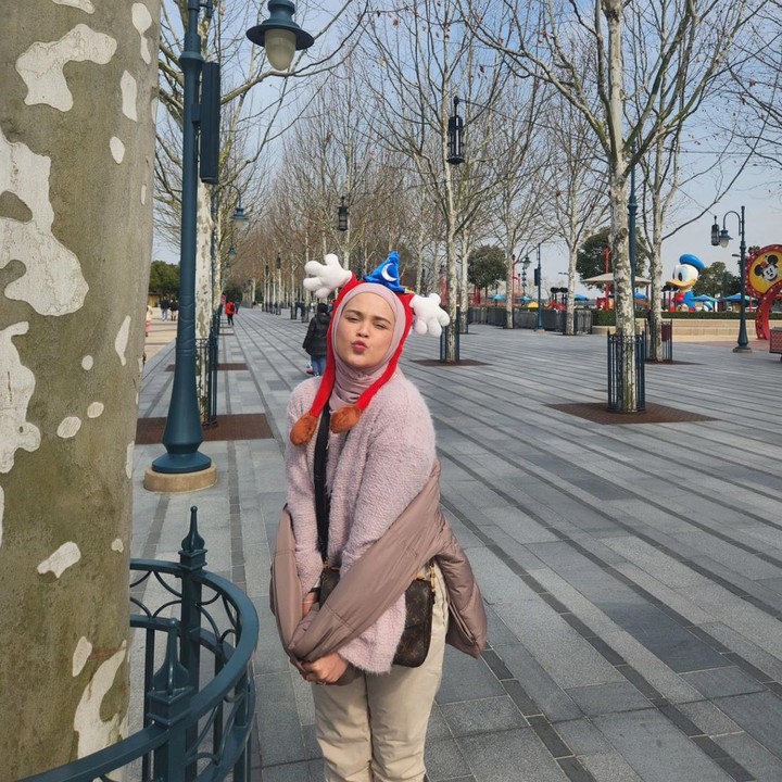 <p>Dalam video yang diunggah oleh Cherly Juno, Cut Meyriska mengungkapkan soal berat badannya yang kini telah turun. "Kemarin turun 10 kg, sekarang 11 kg say," ucapnya dalam video IG Story akun @cherly7uno. (Foto: Instagram @cutratumeyriska)</p>