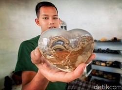 Perjalanan Erwin Supriatna, dari Pemungut Sampah ke Galeri Seni