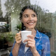 Nggak Bisa Hangout Gegara Hujan? Coba Lakukan Aktivitas Ini Biar Nggak Bosan di Rumah!