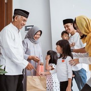 10 Pantun Ucapan Lebaran Anti Mainstream Buat Keluarga dan Teman, Yuk Kirim Sekarang!