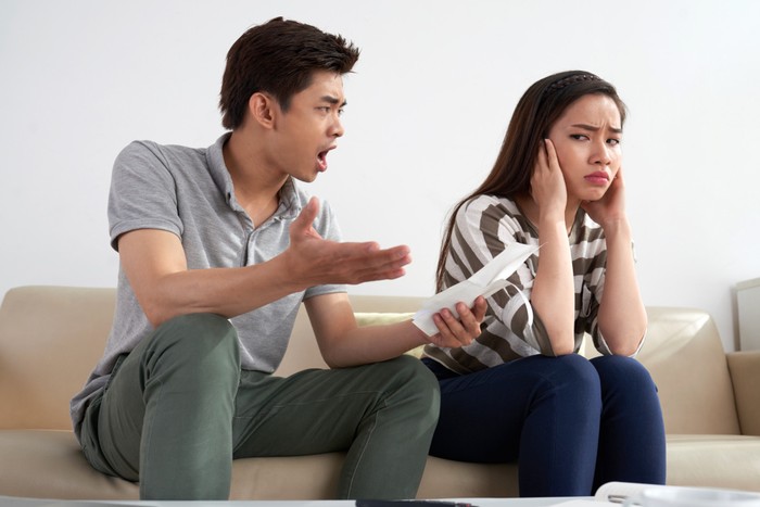 Jangan Silent Treatment, Lakukan Beberapa Hal Ini Setelah Bertengkar dengan Pasangan Agar Kembali Akrab dan Harmonis/ Foto : Freepik/ Pressfoto 5 Kebiasaan Buruk yang Perempuan Mandiri Hindari, Yuk Catat!