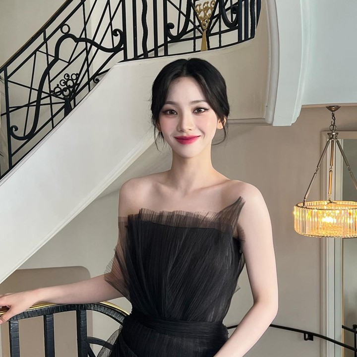 <p>Sebagai informasi, Karina tak hanya menjadi anggota dalam grup aespa. Selain itu, ia juga tergabung dalam grup vokal perempuan Got the Beat yang dibentuk oleh agensi pada 2022. (Foto: Instagram @katarinabluu)<br /><br /><br /></p>
