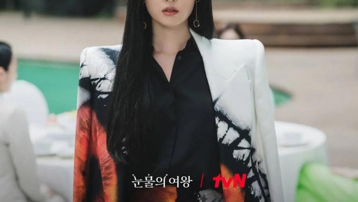 Jadi Dokter Militer hingga CEO, Ini 6 Transformasi Peran Aktris Cantik Kim Ji Won di Drama Korea