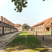 Mengenal Kamp Auschwitz, Bukti Kekejaman Nazi Jerman yang Muncul di Film 'The Zone of Interest'