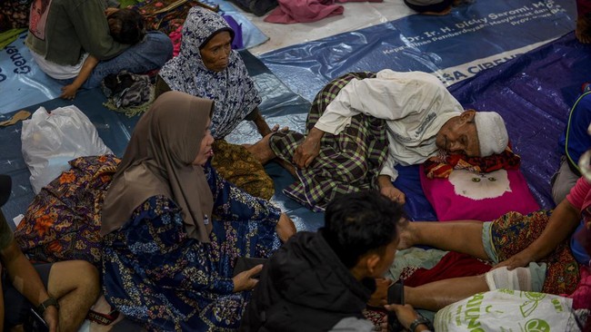 FOTO: Longsor dan Banjir Bandang Hantam Cipongkor Bandung Barat