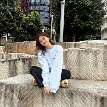 Profil & Agama Livy Renata Selebgram Diduga Belikan Ibunda Mobil dari Donasi Online