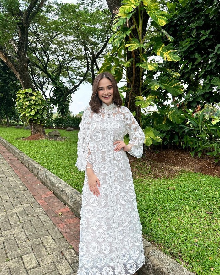 7 Outfit Lebaran Elegan ala Artis Tahun Lalu