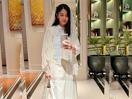 5 Potret Outfit Bukber ala Bunda Seleb, Dian Sastrowardoyo Pakai Baju Kurung