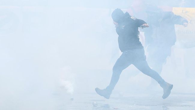 カオス！オランダで大規模なデモが勃発した、警察は手放した