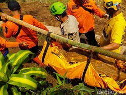Pelukan Ibu-Anak hingga Akhir Hayat Kala Longsor Terjang Cipongkor