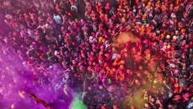 FOTO: India Merayakan Holi, Festival Penanda Datangnya Musim Semi
