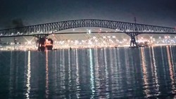 Video Detik-detik Jembatan di Baltimore AS Ambruk Ditabrak Kapal Kargo