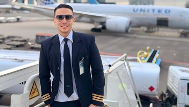 img-title Kini Urus 2 Anak Sendirian, Segini Gaji Anggi Pratama Suami Stevie Agnecya Jadi Pilot