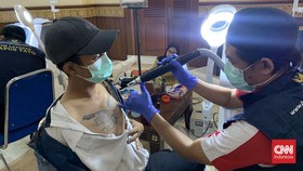 Kisah Orang-orang yang Menghapus Tato Saat Ramadan di Jakarta