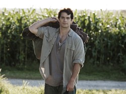 Pemecatan Henry Cavill dari Superman Bikin Bingung