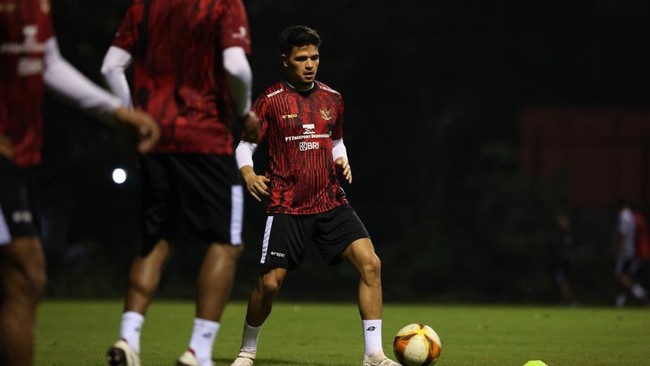 Ragnar Oratmangoen Cetak Gol Spektakuler Usai Menggiring Bola Melintasi Empat Pemain Lawan di Ruang Sempit