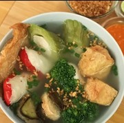 Resep Sup Bakso Ayam Sayur Ala Chef Devina Hermawan, Cocok untuk Menu Sahur Menghangatkan!