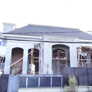 Sudah 6 Tahun, 7 Penampakan Rumah Ayu Dewi Masih Tahap Pembangunan yang Diprotes Warga