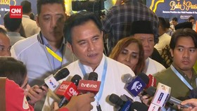 VIDEO: Yusril Sebut Sikap Paslon 01 & 03 Tidak Konsisten