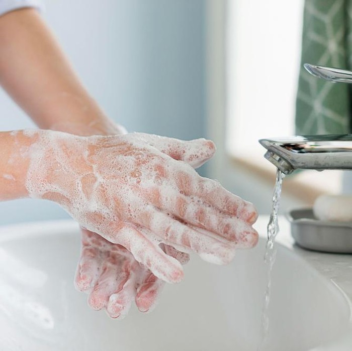 Tidak mencuci tangan sebelumnya/Foto:freepik.com/freepik