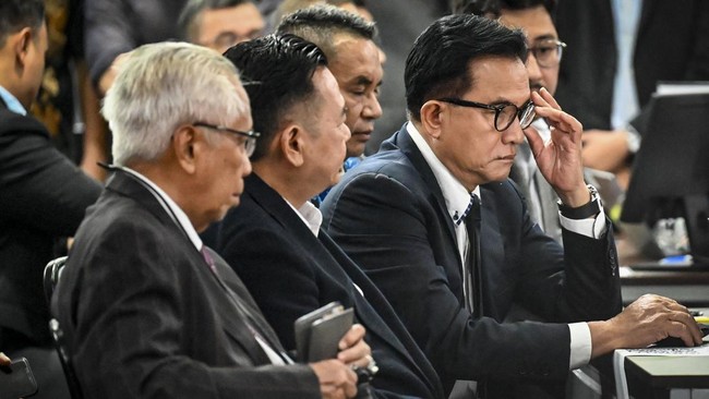 Anies dan Cak Imin menghadiri langsung sidang sengketa Pilpres 2024 di MK pagi ini. Keduanya hadir karena menganggap ini soal serius bagi bangsa.
