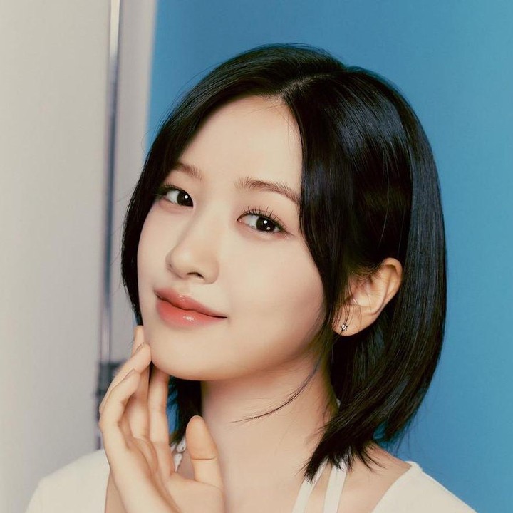 <p>Meski begitu, penampilan ini membuat Yujin terlihat lebih fresh. Bahkan tak sedikit pula ia mendapat pujian dari penggemarnya, Bunda. (Foto: Instagram @ivestarship)<br /><br /><br /></p>