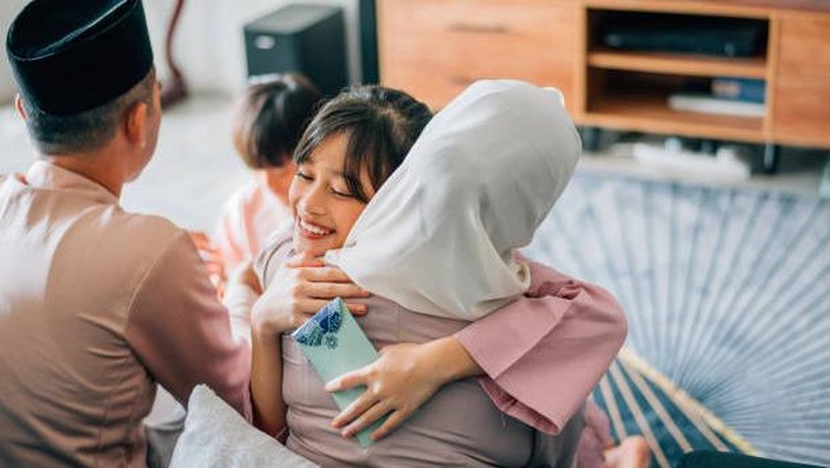 Simak di sini kumpulan kata-kata Minal Aidin wal Faizin penuh doa yang benar untuk dipakai silaturahmi di Hari Idul Fitri.