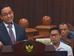 Anies Sebut Ada Penyalahgunaan Bansos dan Intervensi Pimpinan MK