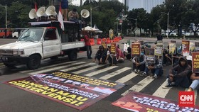 Dua Kelompok Pedemo di Patung Kuda Jakpus Ricuh