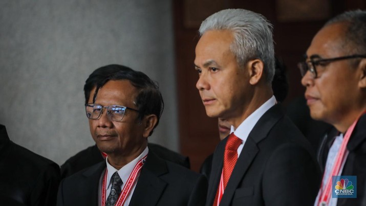 Ganjar Pranowo Pemohon Ganjar Pranowo dan Mahfud MD menghadiri sidang perdana sengketa hasil Pemilihan Presiden (Pilpres) 2024 di Gedung Mahkamah Konstitusi (MK), Jakarta, Rabu (27/3/2024). (CNBC Indonesia/Faisal Rahman)
