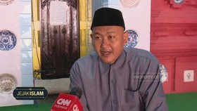 VIDEO: Islam Masjid Merah Panjunan Cirebon