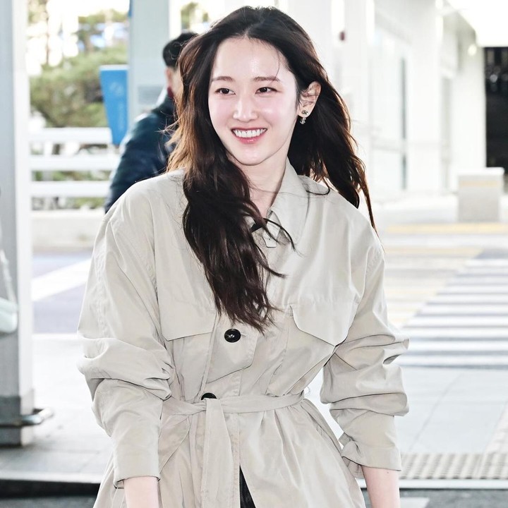 <p>Dalam unggahan tersebut, ia tampil menawan dengan coat berwarna khaki, celana hitam, serta sepatu boat tinggi lutut. "Menuju ke Paris dengan #masionmargiela kali ini," tulisnya dalam caption.(Foto: Instagram @wjswhdtj94)<br /><br /><br /></p>
