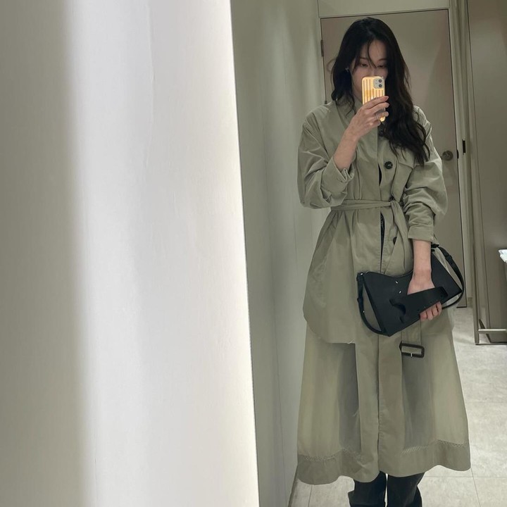 <p>Potret-potret tersebut juga menuai banyak reaksi positif dari netizen. Dikolom komentar, ia mendapat beragam pujian, lho. "Awwwwwwwwwwww so cute," ujar akun @kkkkh**** dengan emotikon hati. (Foto: Instagram @wjswhdtj94)</p>