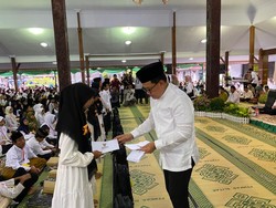Seribu Anak Yatim-Dhuafa Blitar Terima Santunan, Bupati: Semoga Manfaat