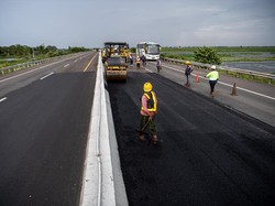 Jokowi Target 16 Ruas Tol Trans Sumatera Rampung di Akhir 2024