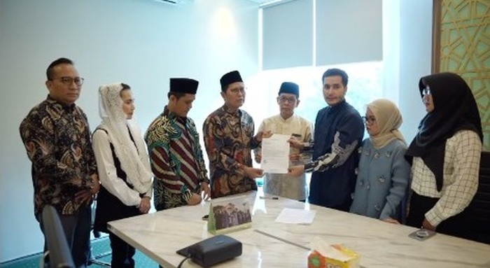 Pertemuan Ketua MUI dan Tim Leo Pictures Pertemuan Ketua MUI dan Tim Leo Pictures