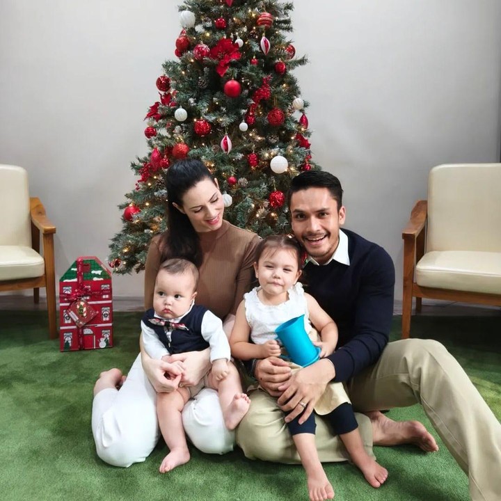 <p>Setelah menikah dengan Chelsey Frank, Randy Pangalila dikaruniai dua orang anak, Bunda. Keduanya diberi nama Blair dan Asher. (Foto: Instagram: @randpunk)</p>
