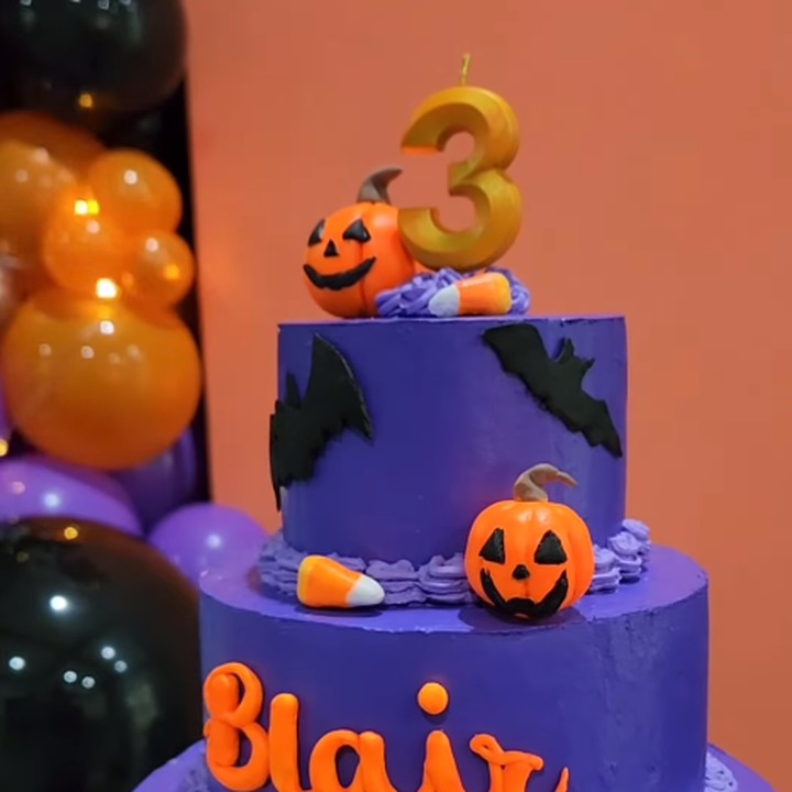 <p>Chelsey sendiri yang mendekorasi serta membuat kue ulang tahun yang cantik untuk Blair. Wah, kreatif banget ya, Bunda. (Foto: Instagram: @cfrank3030)</p>
