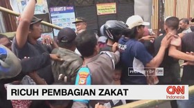 VIDEO: Warga Ricuh Pembagian Zakat