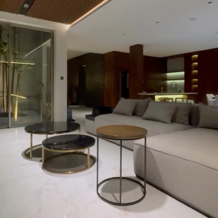 <p>Rumah yang dibangun sejak 2,5 tahun lalu itu memiliki interior yang bersih dan elegan. Mona berharap, rumah ini dapat menjadi tempat tinggal yang nyaman untuk anak-anaknya. "Mohon doanya yaa.. Semoga rumah ini mempunyai cerita yang indah dan jadi berkah buat keluarga kami.. Bismillah," ujarnya. (Foto: Instagram @monaratuliu @indrabrasco)</p>