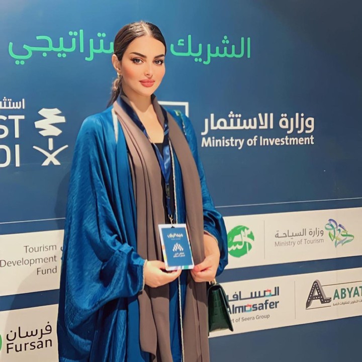 <p>Dalam wawancara dengan media, Rumy juga mengaku memiliki minat yang besar untuk mempromosikan budaya dan warisan Arab Saudi. Dengan kesempatan ini, artinya harapan tersebut hampir terwujdu ya, Bunda. (Foto: Instagram @rumy_alqahtani)<br /><br /><br /></p>