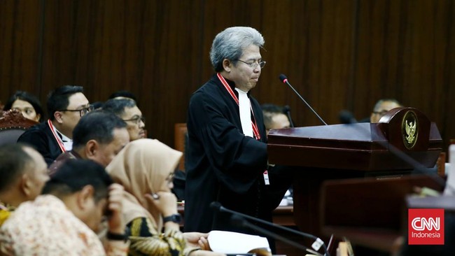 Tim Hukum Ganjar-Mahfud mendukung permintaan kubu Anies-Muhaimin agar Menteri Sosial Tri Rismaharini dan Menteri Keuangan Sri Mulyani dihadirkan sebagai saksi.