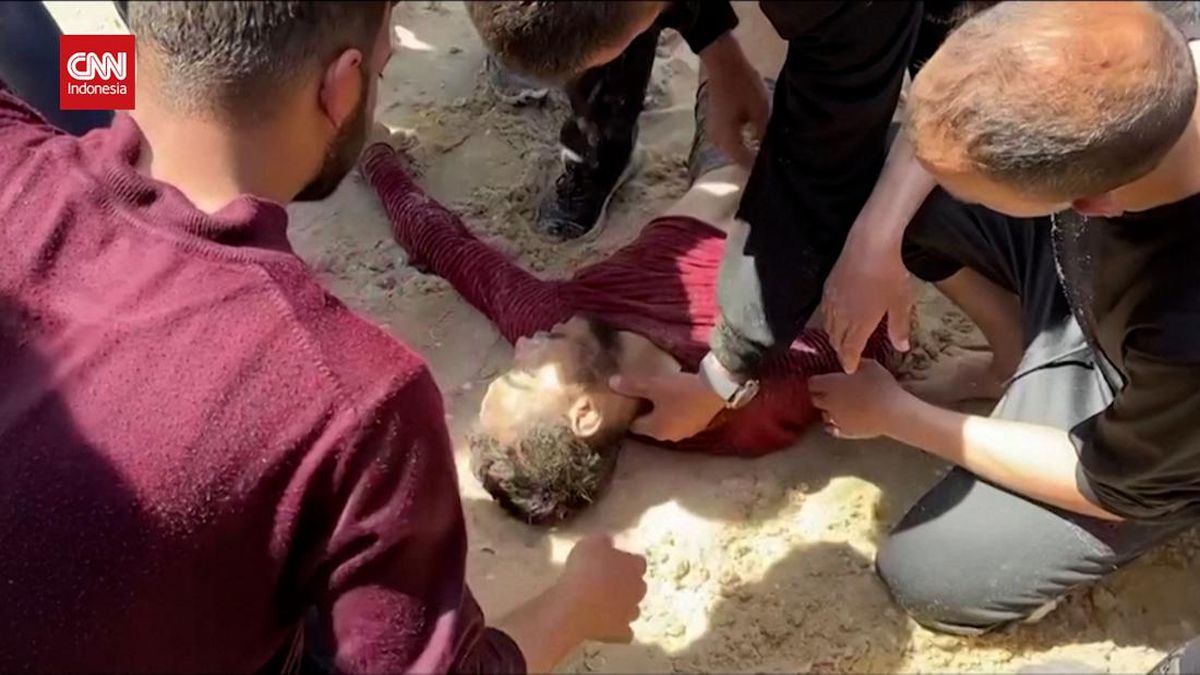 VIDEO: Belasan Warga Gaza Tenggelam Saat Berebut Ambil Bantuan