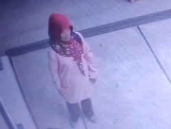 Wanita Kerudung Merah Maling HP di Masjid Kulon Progo, Korban Anak TPA