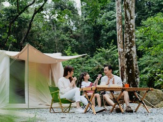 Camping Bareng Keluarga? Tenda 2 Ruangan Ini Bikin Tidur dan Santai Lebih Nyaman