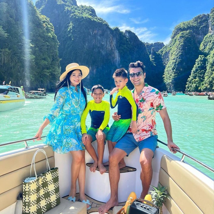 <p>Artis cantik Titi Kamal menikah dengan Christian Sugiono pada tahun 2009, Bunda. Kebahagiaan keduanya pun semakin lengkap usai dikaruniai dua orang putra. (Foto: Instagram: @titi_kamal)</p>