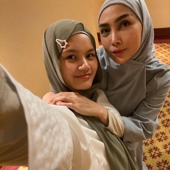 <p>Fenita melahirkan anak pertamanya Misbareta Fathir Gavin Daffa pada 10 November 2005 dan anak keduanya yang bernama Misbareta Aisyah Mikhaila pada 5 Maret 2008. Selang 8 tahun kemudian, Fenita melahirkan anak ketiganya yang bernama Mezbareta Yusuf Athalla pada 23 Agustus 2016. (Foto: Instagram: @kaylaeeshya)</p>