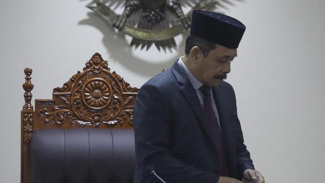 Ketua MKMK I Dewa Gede Palguna memastikan laporan terkait dirinya tak mengganggu proses laporan terkait penetapan Adies Kadir sebagai hakim MK.