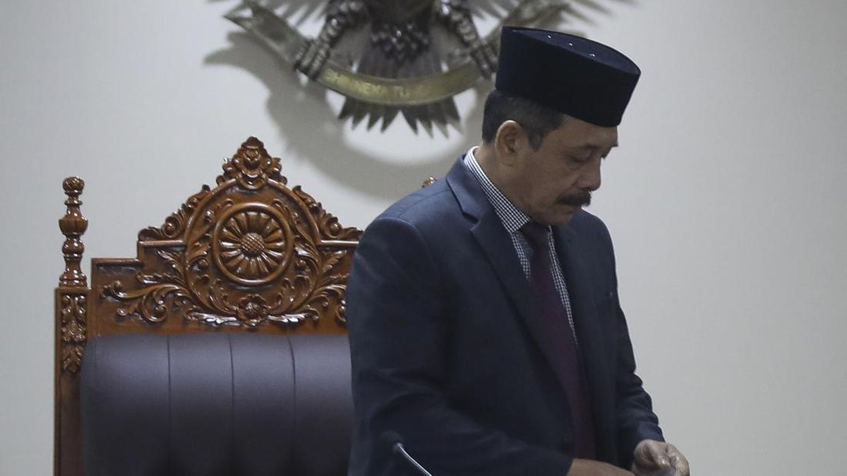 Ketua MKMK Dilaporkan ke MKMK di Tengah Proses Laporan Adies Kadir