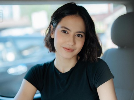 5 Potret Pevita Pearce dengan Gaya Rambut Pendek Bob